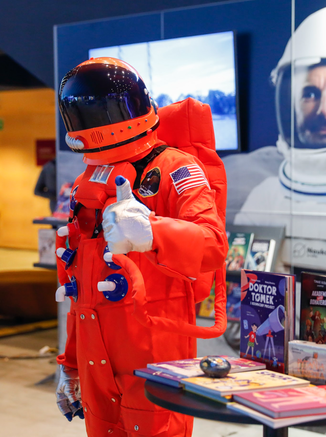 Człowiek w stroju astronauty